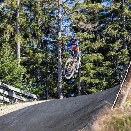 Weixl Schi&Bike Appartements-Bike In&Bike Out Neben Wexl Trails Bikepark Sankt Corona am Wechsel Bagian luar foto