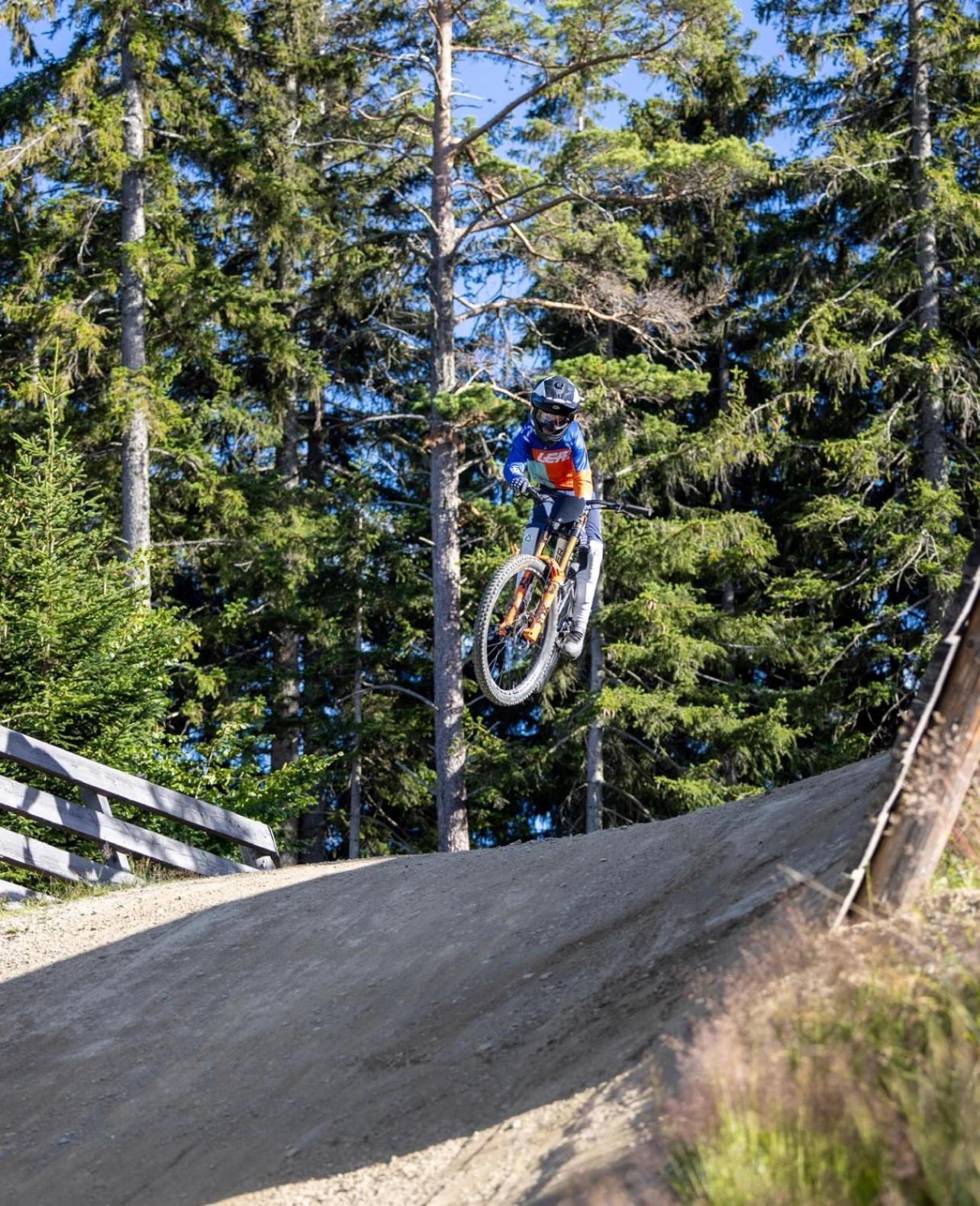 Weixl Schi&Bike Appartements-Bike In&Bike Out Neben Wexl Trails Bikepark Sankt Corona am Wechsel Bagian luar foto