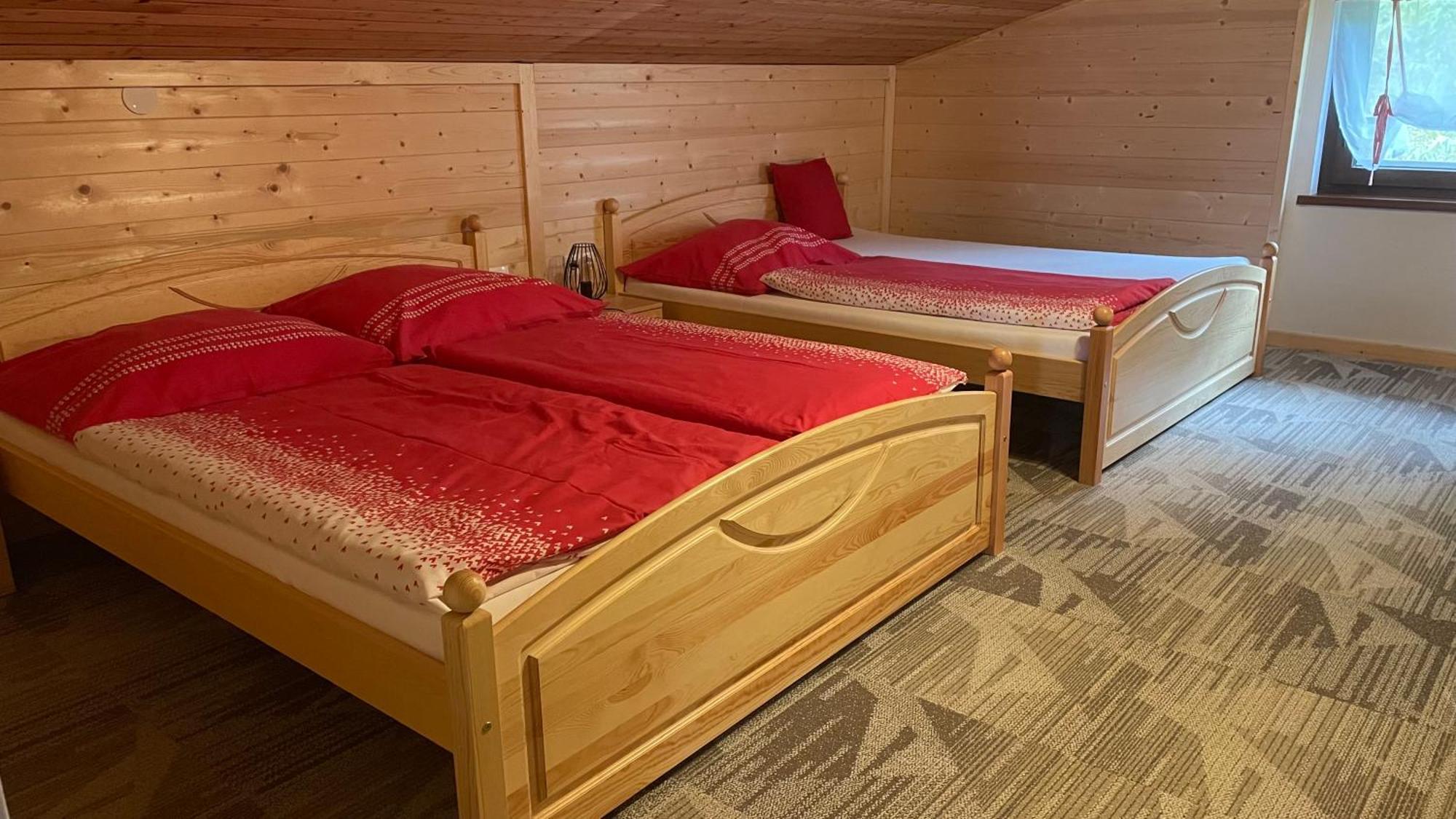 Weixl Schi&Bike Appartements-Bike In&Bike Out Neben Wexl Trails Bikepark Sankt Corona am Wechsel Bagian luar foto